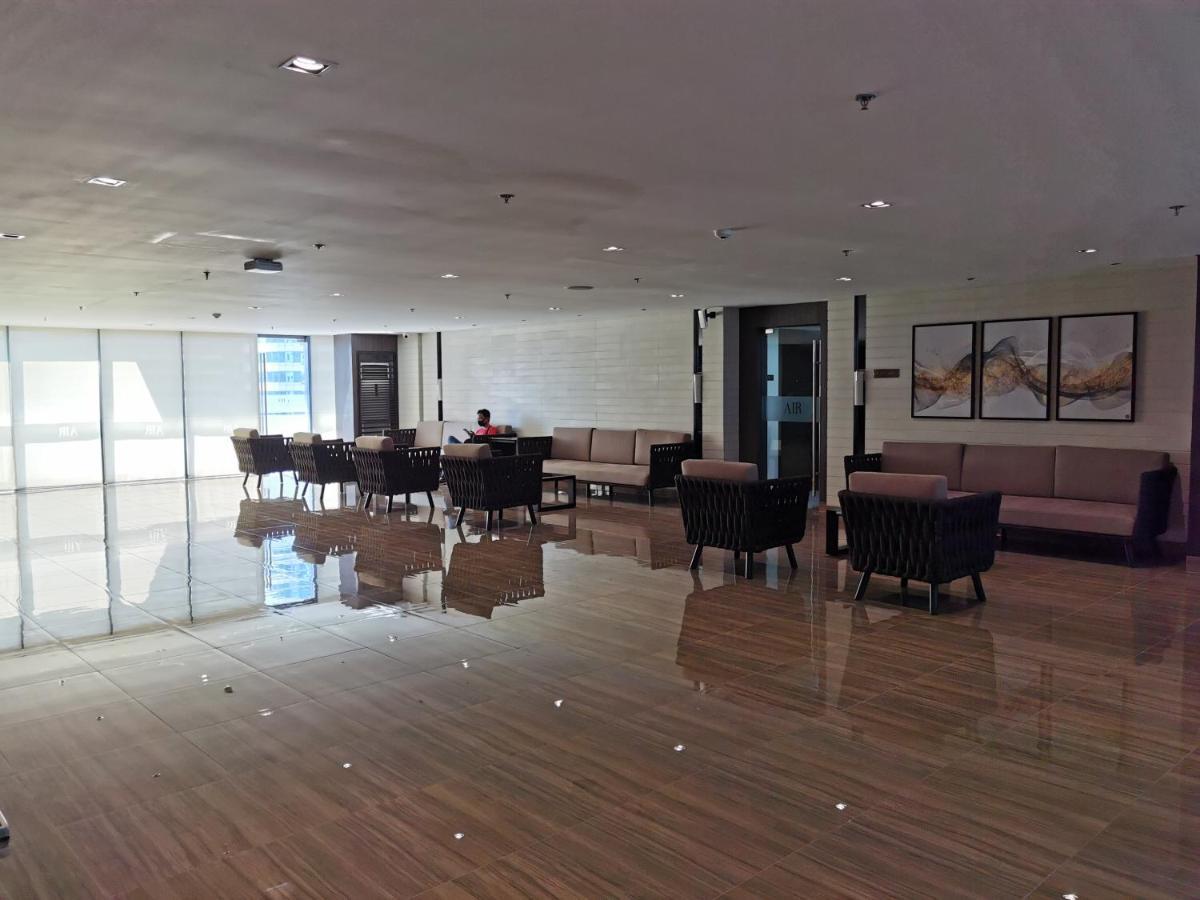Deluxe Apartments Cozy & Homy In Makati Manila Netflix Екстер'єр фото
