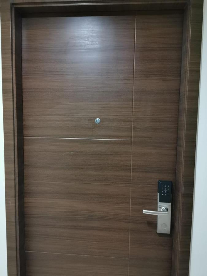 Deluxe Apartments Cozy & Homy In Makati Manila Netflix Екстер'єр фото