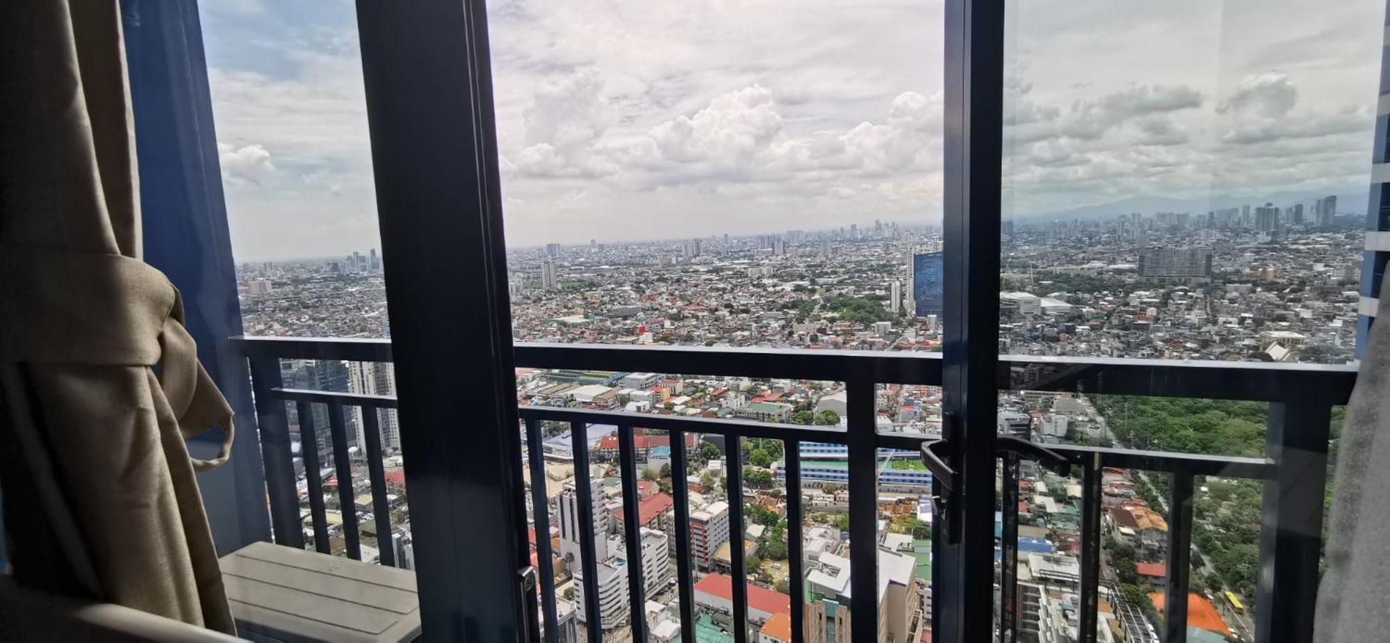 Deluxe Apartments Cozy & Homy In Makati Manila Netflix Екстер'єр фото